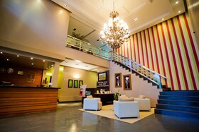 Aipana Plaza Hotel