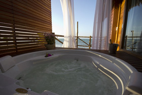 Villa Mango Beach Hotel
