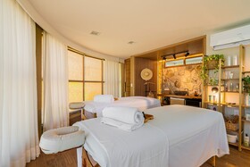 Carmel Charme Resort