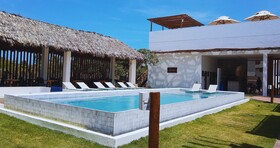 Mikiki Lifestyle Hotel