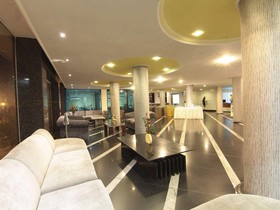Hotel Serrano