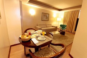 Hotel Serrano