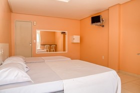Hotel Malibu Candeias by OYO Rooms