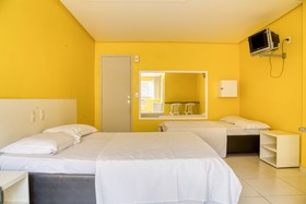 Hotel Malibu Candeias by OYO Rooms