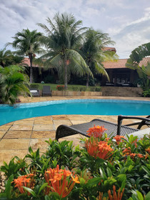 Kiwi Pousada & Lounge