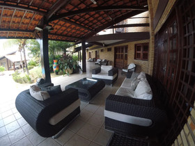 Kiwi Pousada & Lounge