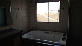 Kiwi Pousada & Lounge