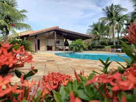 Kiwi Pousada & Lounge