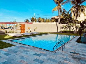 Outro Beach Club Hotel