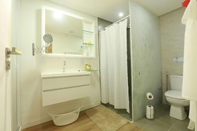 Dolphin Hotel