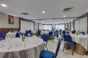 Iate Plaza Hotel