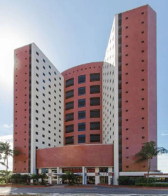 Iate Plaza Hotel