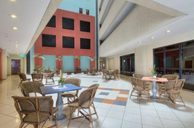 Iate Plaza Hotel