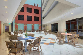 Iate Plaza Hotel