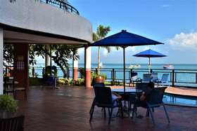 Iate Plaza Hotel