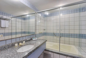 Iate Plaza Hotel