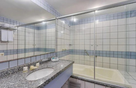 Iate Plaza Hotel