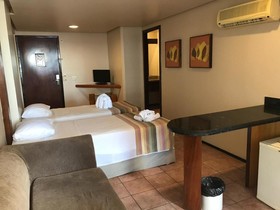 Plaza Praia Suites