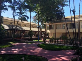 Floral Inn Family Hotel