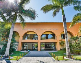 Nauticomar All Inclusive Hotel & Beach Club