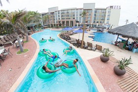 Acqua Beach Park Resort