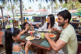 Suites Beach Park Resort
