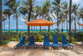Suites Beach Park Resort