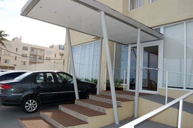 B Hotel