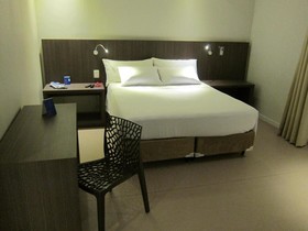 B Hotel