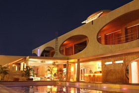 Cocoon Hotel & Lounge