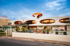 Cocoon Hotel & Lounge