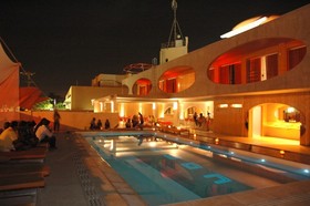 Cocoon Hotel & Lounge
