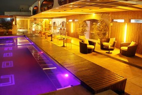 Cocoon Hotel & Lounge