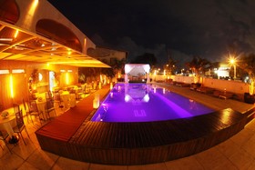 Cocoon Hotel & Lounge