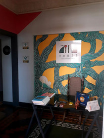 Hostel Aina House