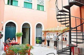 Solar dos Romanos Hostel