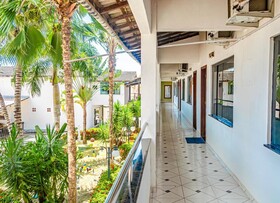 Oasis Hotel