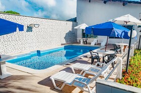 Oasis Hotel