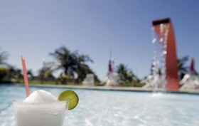 Tropicos Hotel
