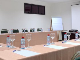 SLZ Lagoa Hotel