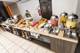 SLZ Lagoa Hotel