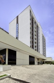 SLZ Lagoa Hotel