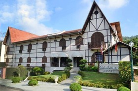 Steinhausen Colonial Hotel
