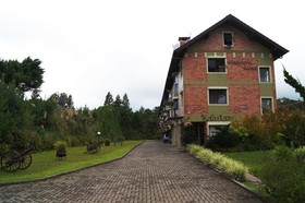 Luzzy Hotel