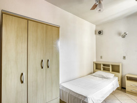 Hotel Bombei by OYO Rooms