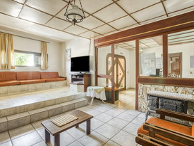 Hotel Bombei by OYO Rooms