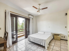 Hotel Bombei by OYO Rooms