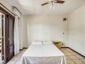 Hotel Bombei by OYO Rooms