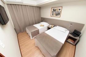 Alta Reggia Plaza Hotel