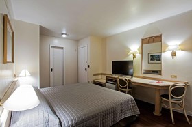Trevi Hotel & Business